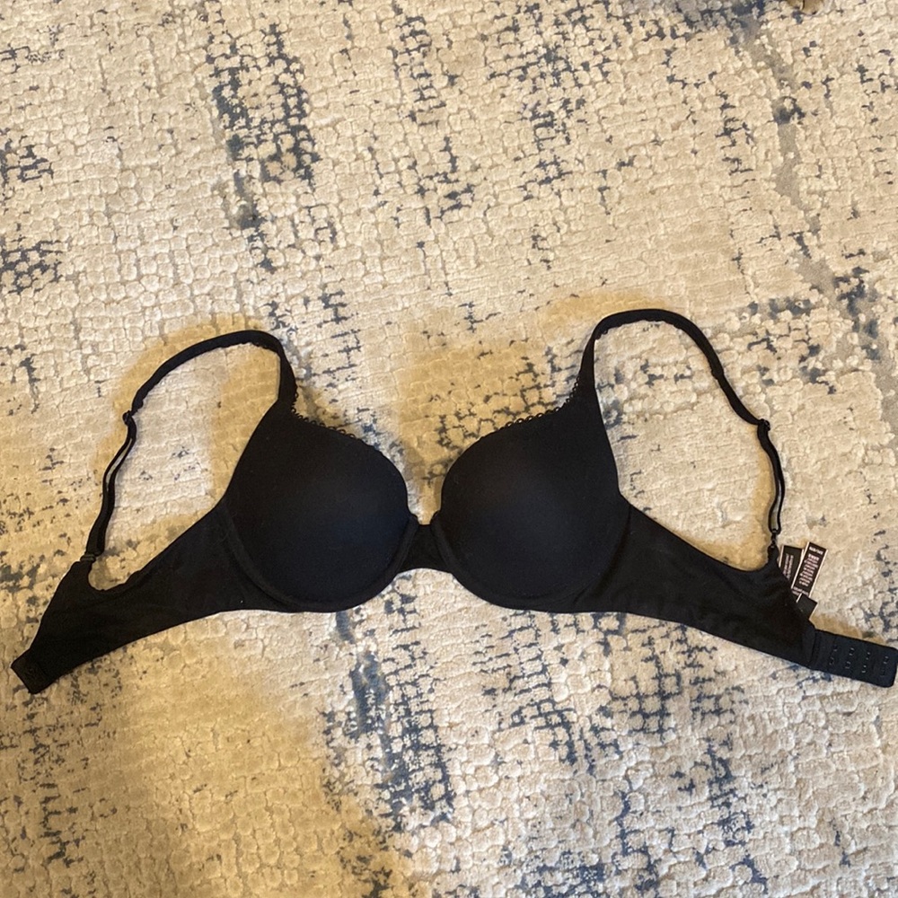 Victoria’s Secret Body By Victoria Black Bra